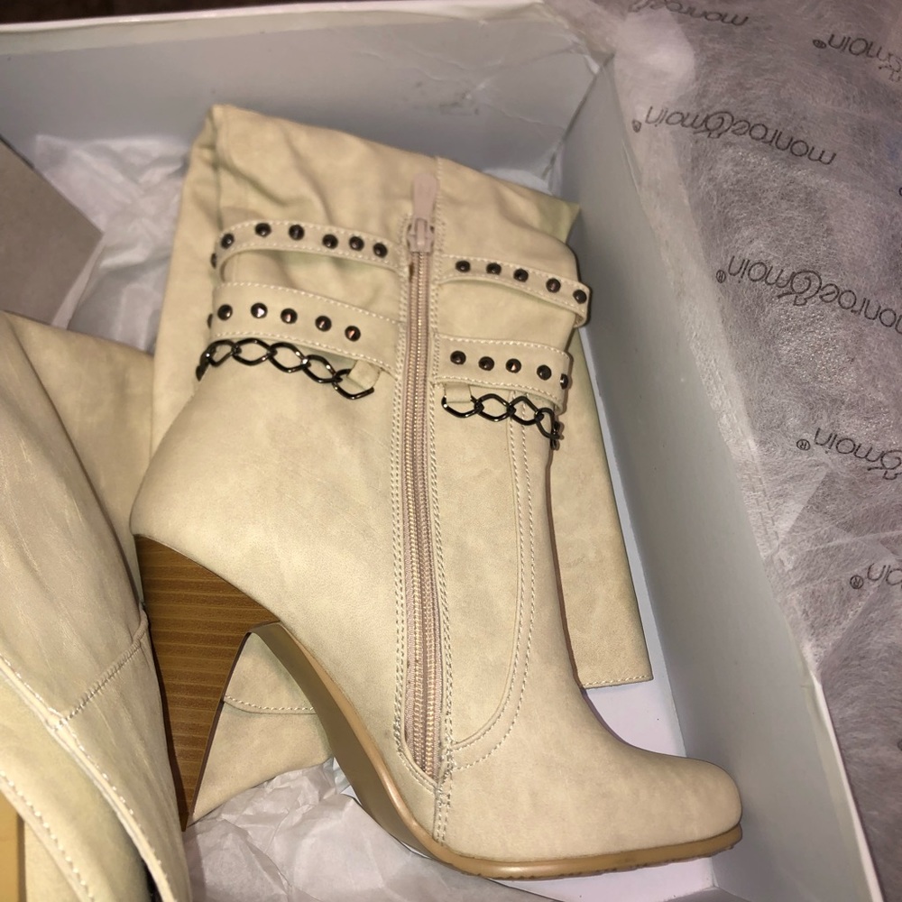Beige knee boot